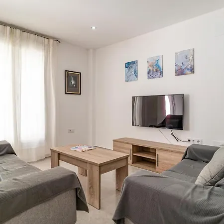 Lovely In בית נופש קוניל דה לה פרונטרה